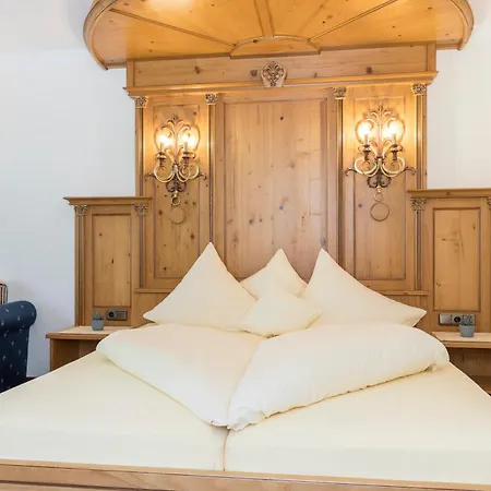 Hotel Alte Post 4*