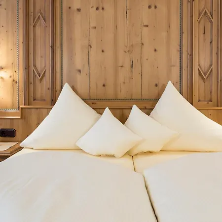 Hotel Alte Post 4*