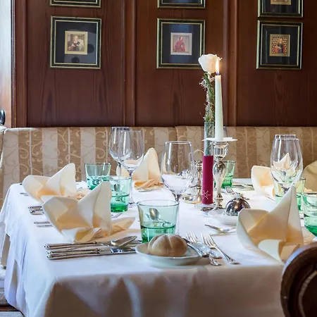 Alte Post Hotel 4*